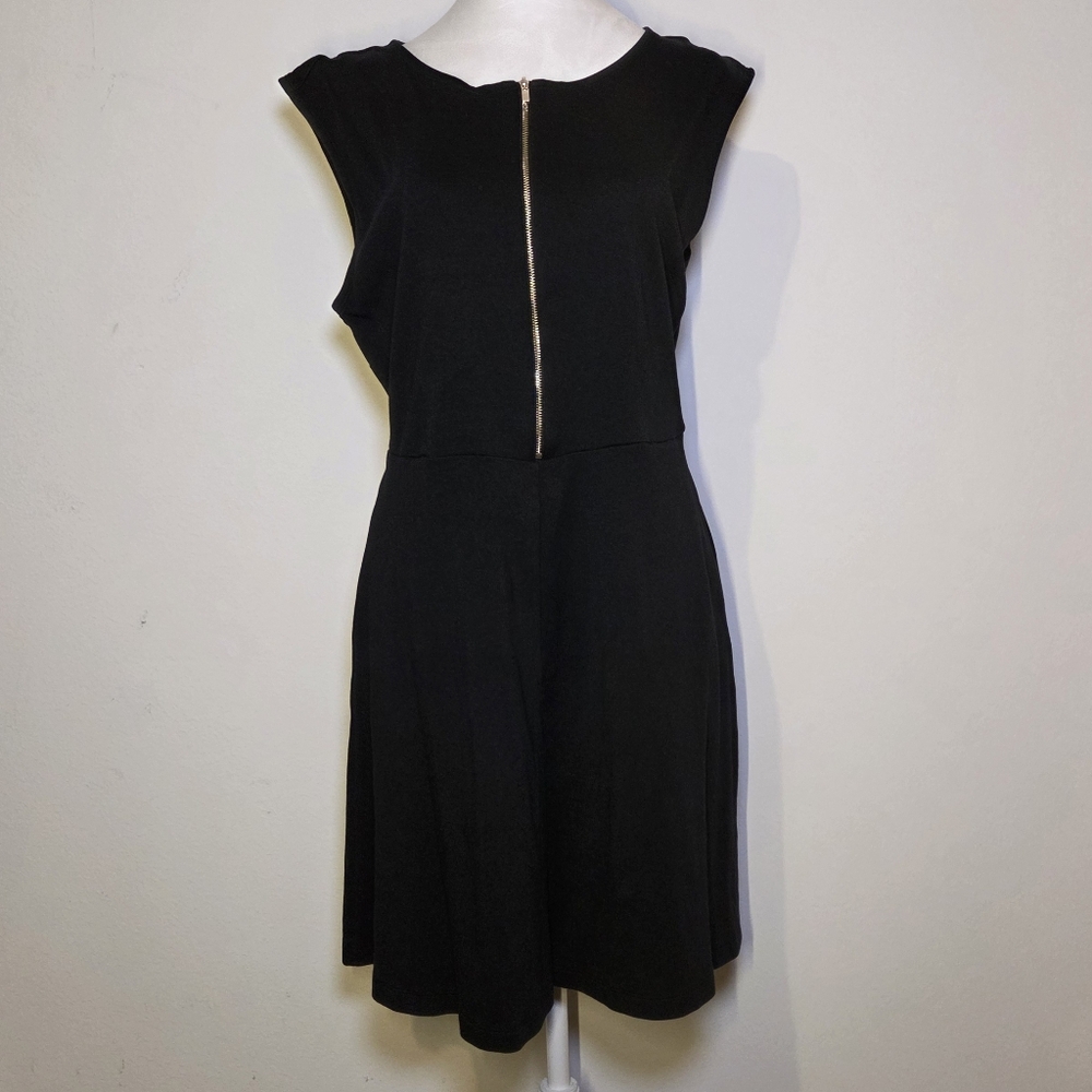 ⭐️⭐️ Elegant Black Sleeveless Dress - Picture 2 of 7